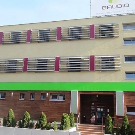 Gaudio 3*